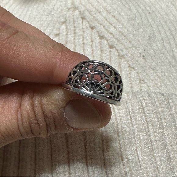 Boutique silver ring - Picture 1 of 4